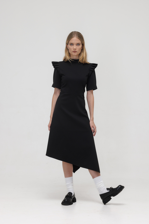 DRESS BLACK WITH RUFFLES ON THE SLEEVE